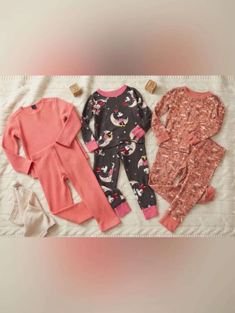 3T Girls Pajama Lot (Disney, Old Navy, Wonder Nation) Long sleeve Minnie Mouse